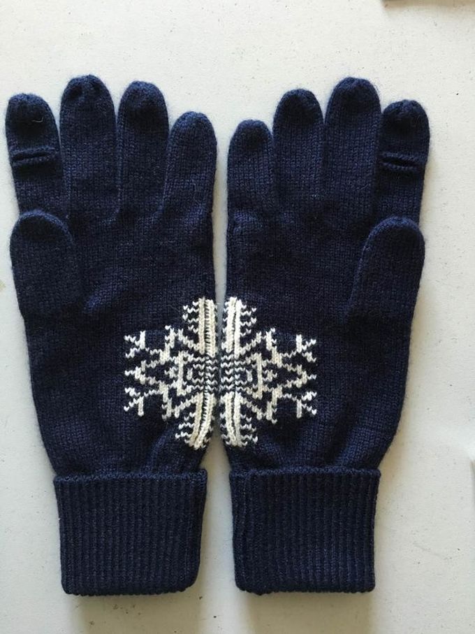 Snowflake Jacquard Knitted Gloves With Fingers Multi Material Comfortable