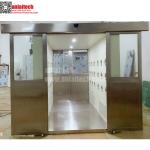 Double sliding door air shower for clean room