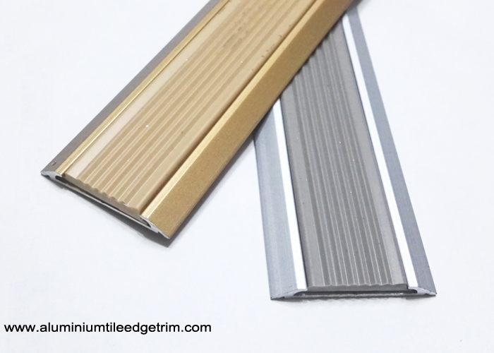 flat aluminium threshold strip with anti slip rubber insert