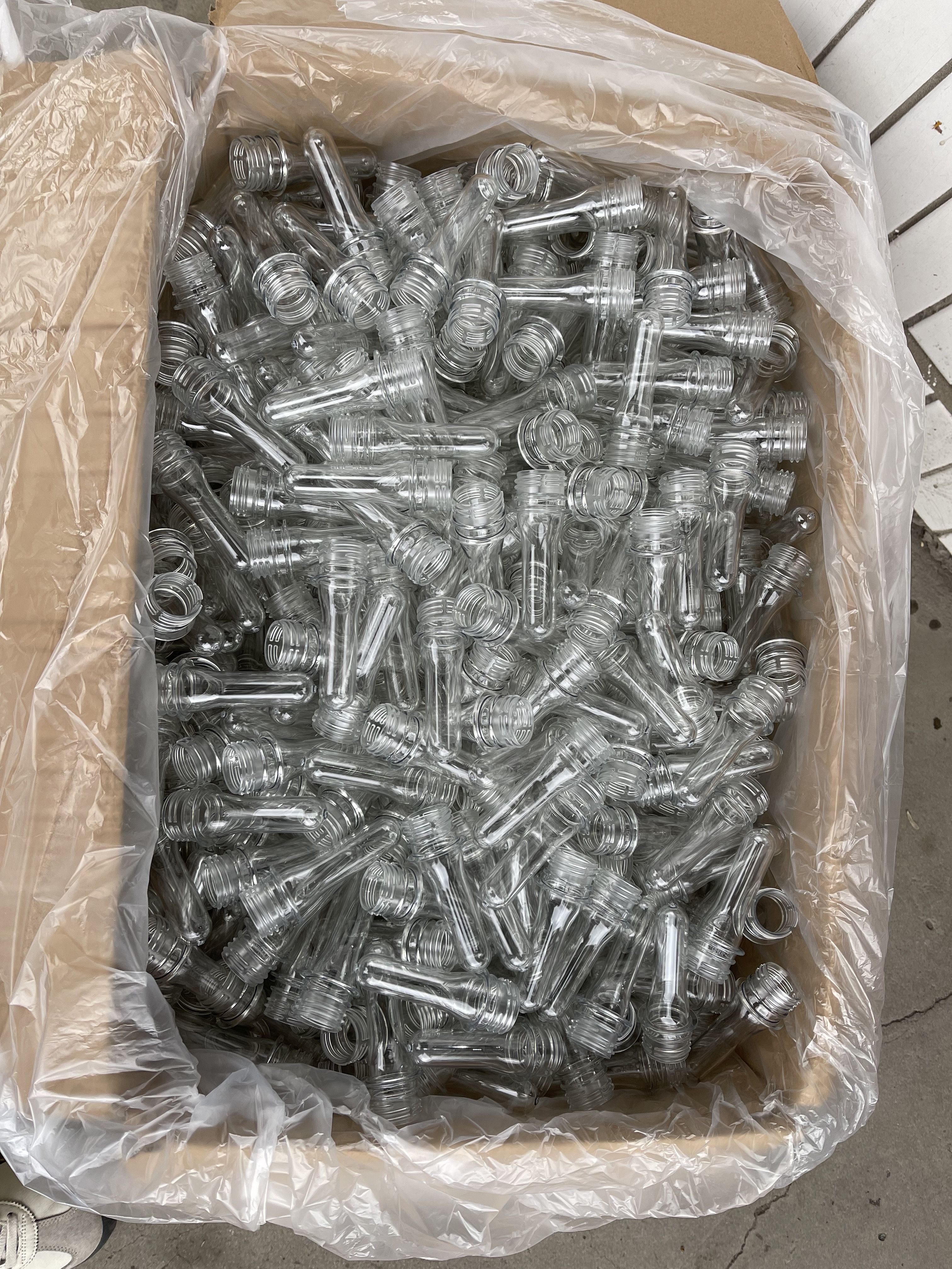 Eco-friendly PET Bottle Preform 28mm PCO 1881 Neck Manufactured by Professional