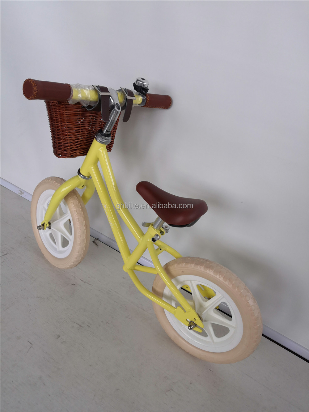 12 Inch Foam Tire Kids' Balance Bike Yellow Color Load Capacity 70kg Front Wicker Basket