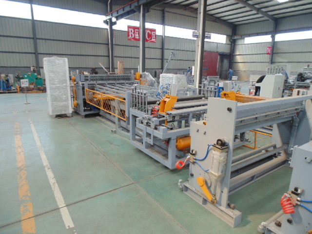 Numerical Control 4000mm Chicken Wire Mesh Making Machine With Servo System
