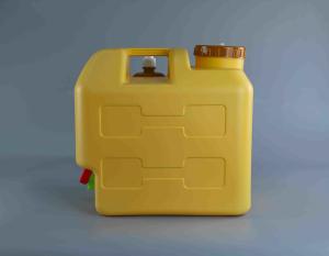 China Rectangle HDPE 8 Gallon Outdoor Water Bin For Car Camping wholesale