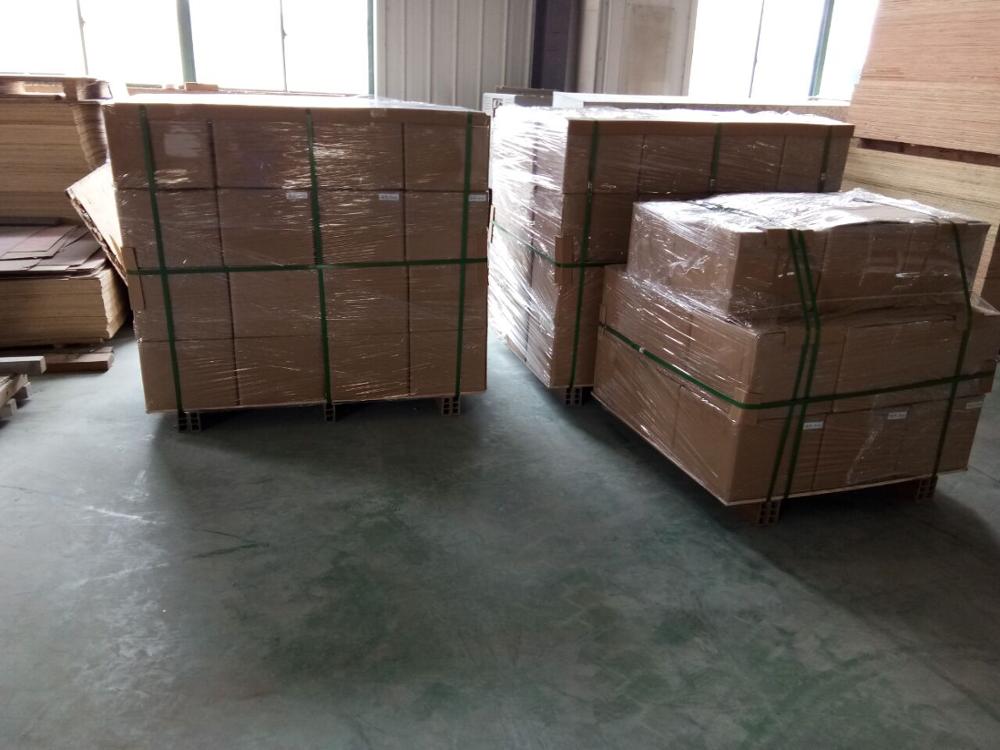Outdoor DIY Co-extrusion WPC/PVC Decking Tile with Modern Design and Easy Installation