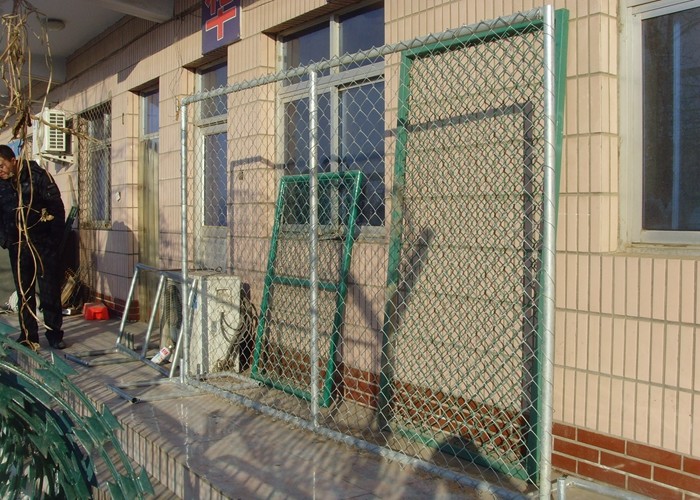 Economical Portable Chain Link Fence , Mobile Fence Panels Weather Resistant