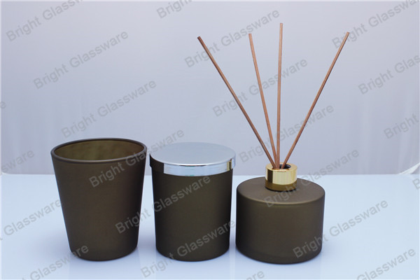 Eco-friendly spray color reed diffuser bottle with gold lid and reed sticks cheap