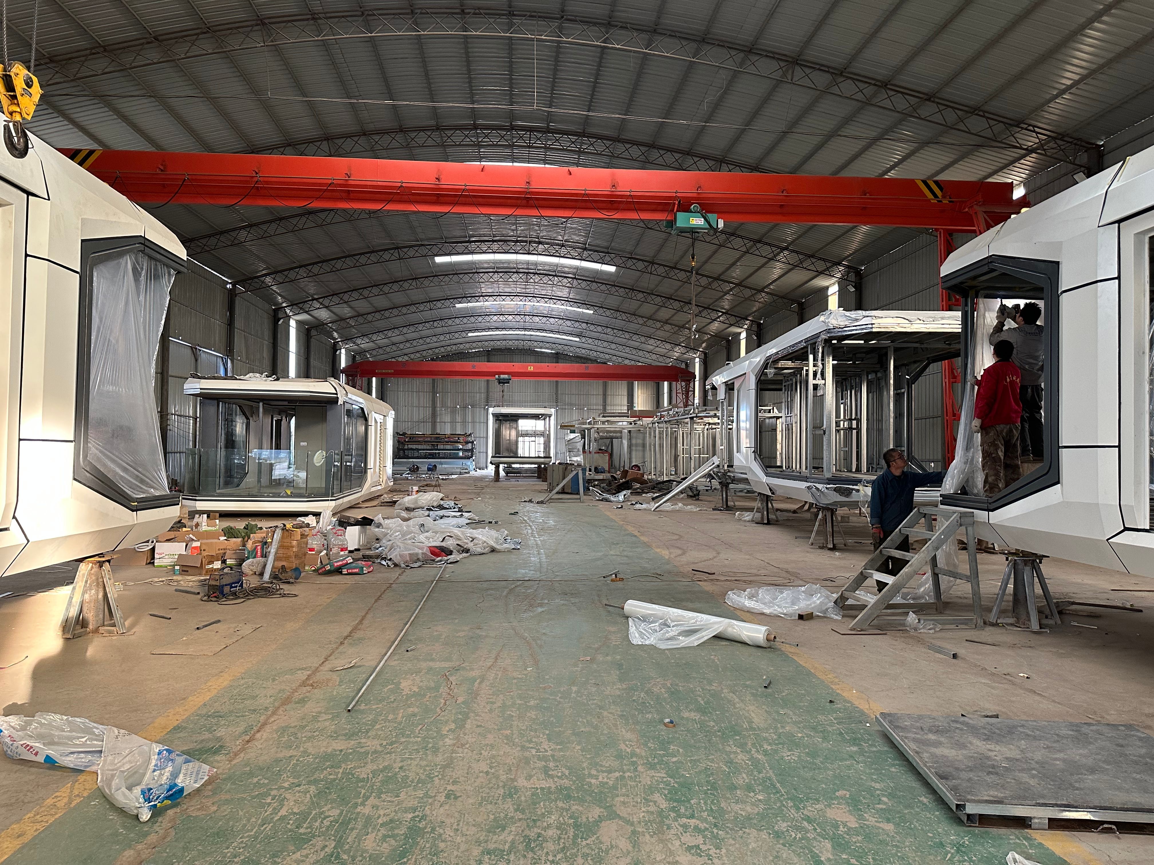 Outdoor Prefab Space Capsule House Hotel Option with Customized Color
