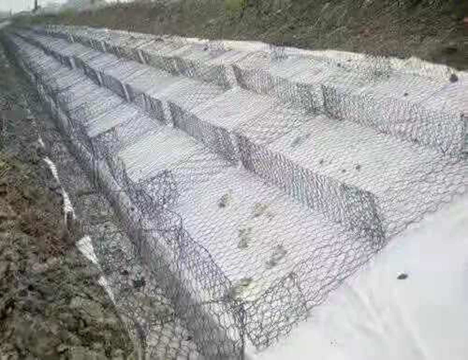 Low Carbon Steel 200g/M2 Hexagonal Wire Mesh Electro Galvanizing Zinc Plating