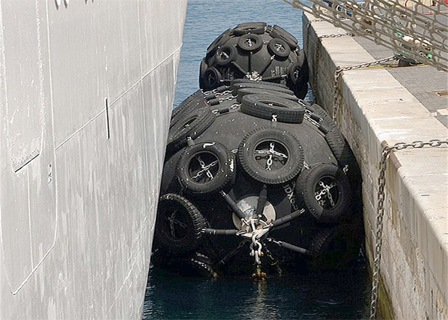 Yokohama Type STS STD Pneumatic Rubber Fender Marine Fender With Tires Net