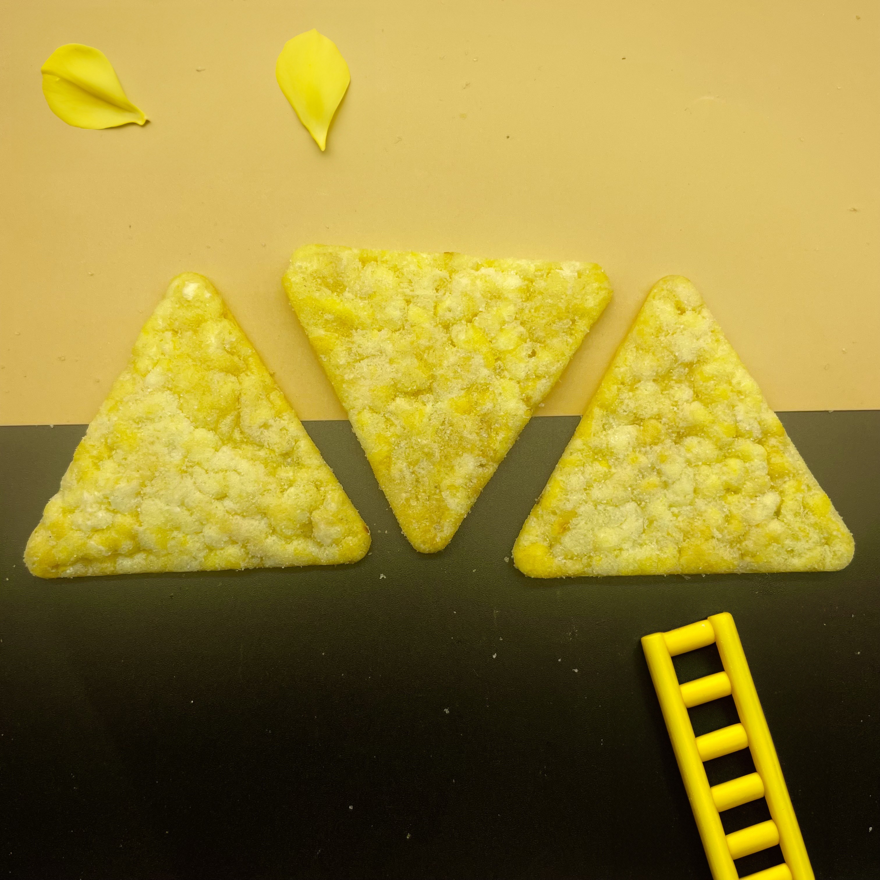 Crispy Golden Triangle Corn Cracker Chips 0 Added Sucrose