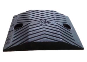 China Over 30 Tons RubberLoad Bearing Steel Traffic Safety Speed Hump wholesale