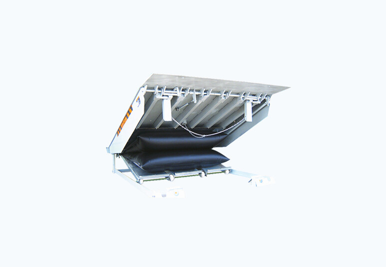 Low Maintenance Airbag Lifting System , Protecting Environment Loading Dock Leveller