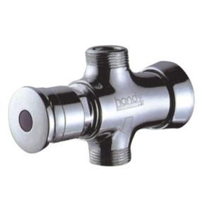 China Swimming Pool Brass Bathroom Sink Faucets / Flush Valves With Chrome Finish wholesale