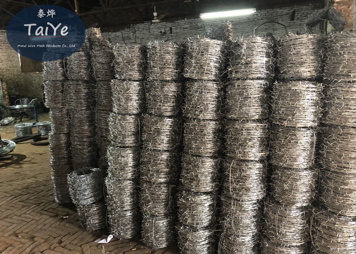 Low Carbon Steel Barbed Wire Fence / Concertina Wire Fencing For Industrial