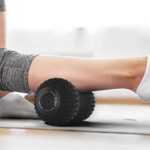 China Fitness Muscle Relief Vibrating Body Massage Roller Physical Therapy Silicone Peanut Massage Balls wholesale