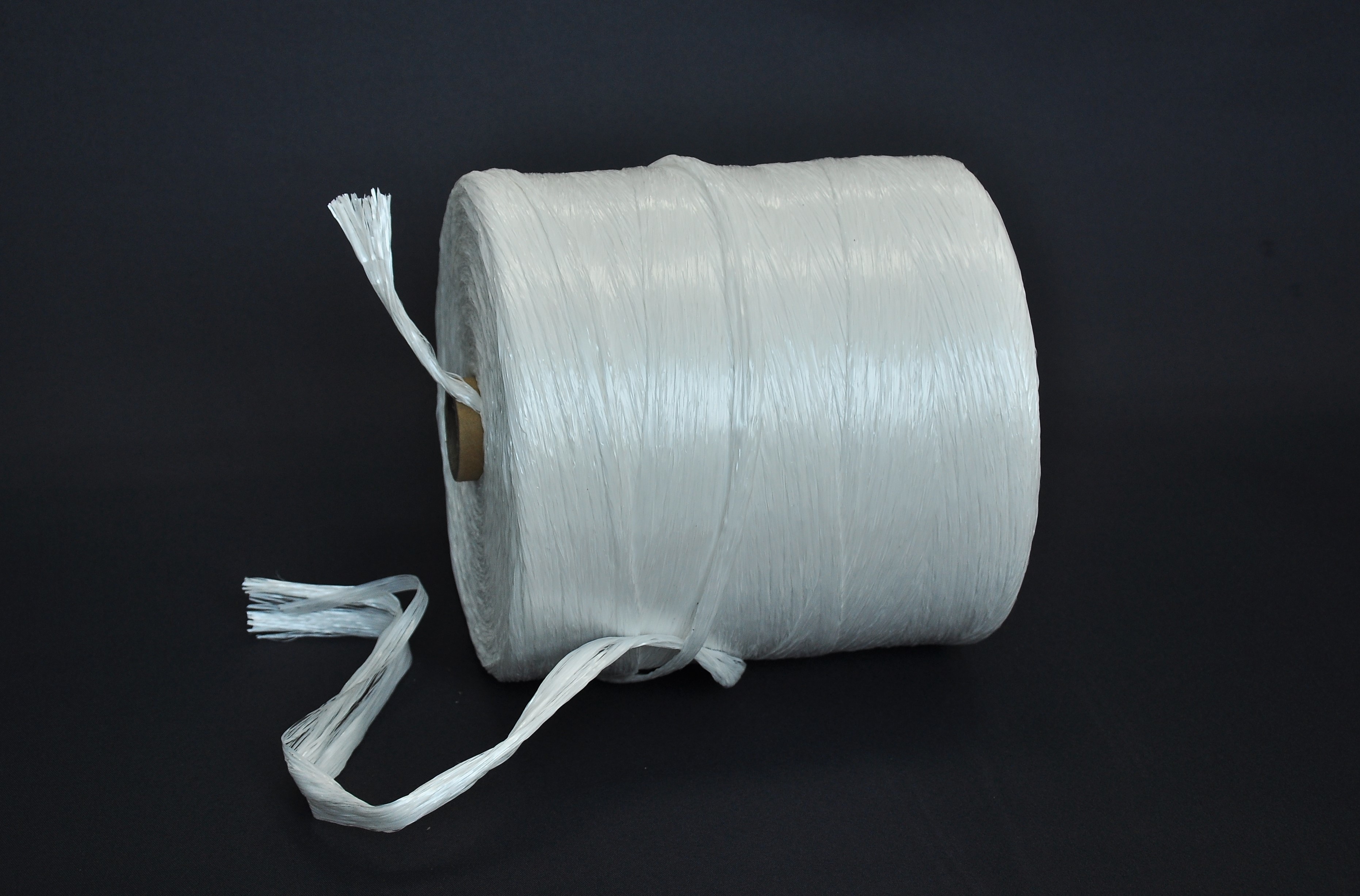4000D ~ 400KD Flame Retardant Filler Fibrillated Or Non Split Type