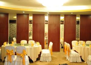 China Conference Room Sound Proof Partitions Wall Paper Partition For Banquet Hall wholesale