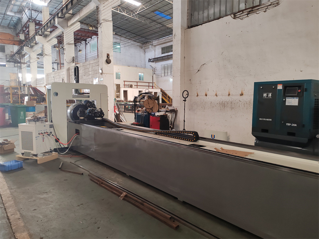 2000W CNC Gantry Laser Cutting Machine For Metal