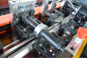 China 0.7-1.2mm Durable Galvanized Steel Cold Roll Forming Machine 12 stations Single Chain wholesale