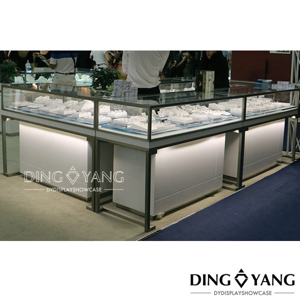Lighting OEM Streamline Jewellery Display Cabinet
