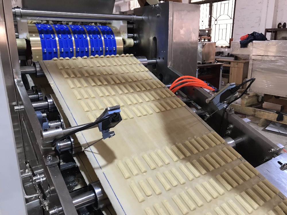 High Efficiency Biscuits Making Machine Rotary Cookie Molder 4000mm Length