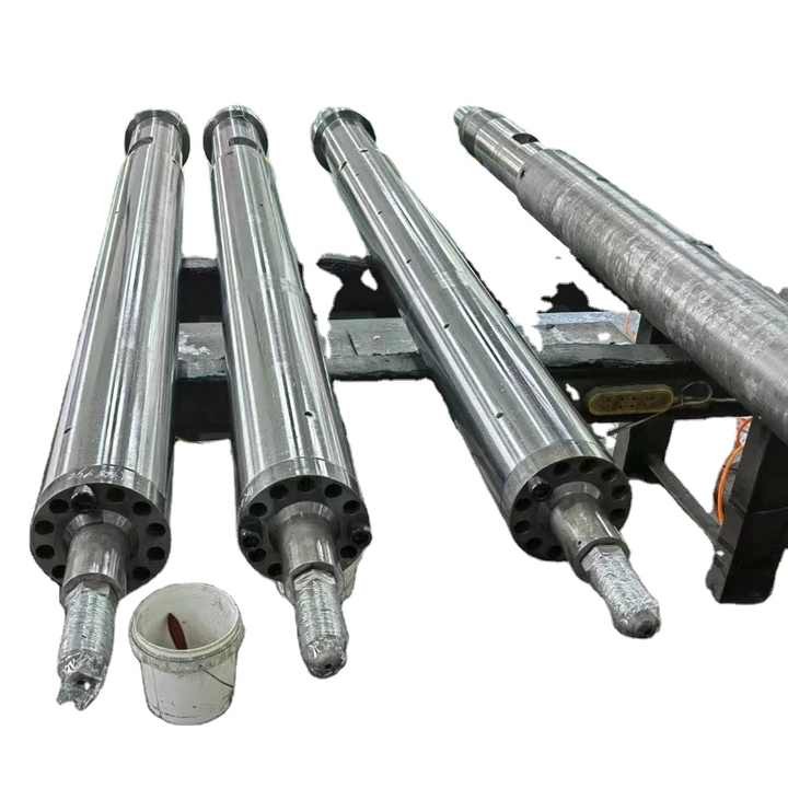Customized Nitride Cylinder Screws Injection Molding Machine Barrel / Injection Bimetallic Single Screw Barrel