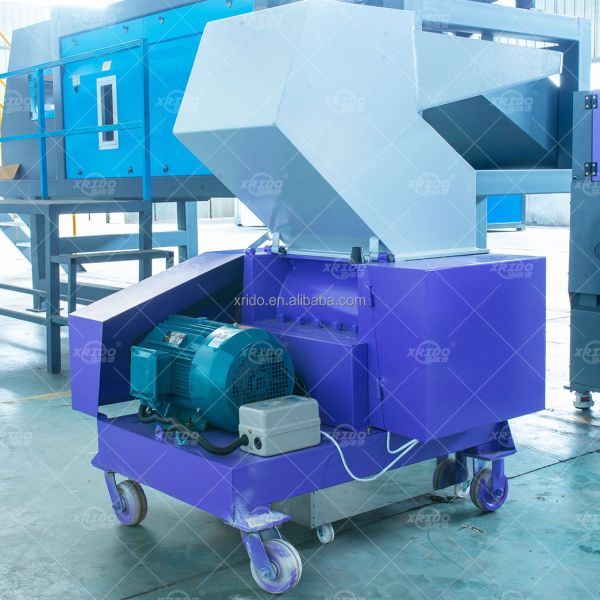 Durable Blade Material Plastic Crusher with Customizable Voltage and 1 Year Warranty for Efficient Plastic Shredding
