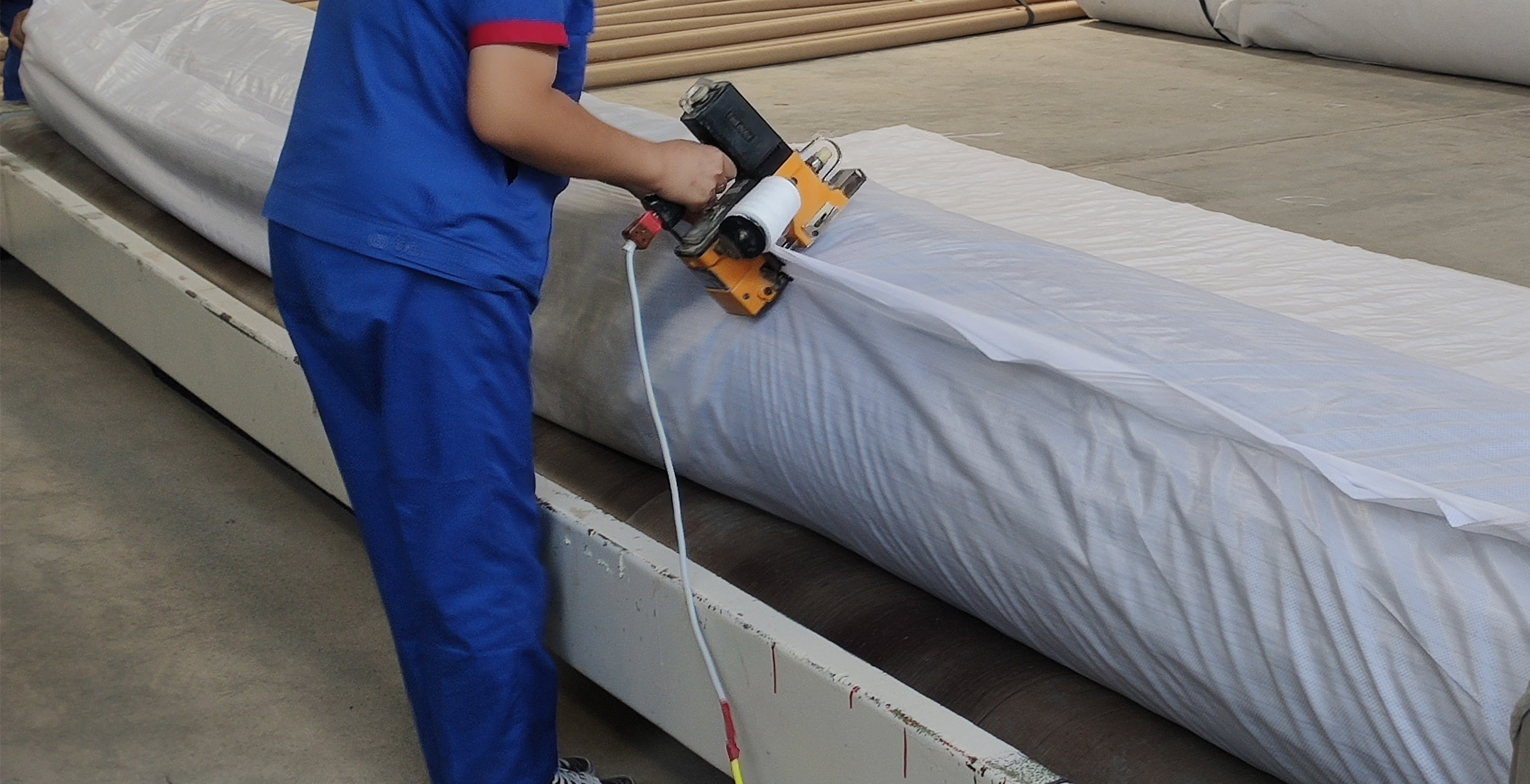 3500g-8500g/m2 Bentonite Hydrain Mat Waterproof Blanket for Geosynthetic Clay Liners