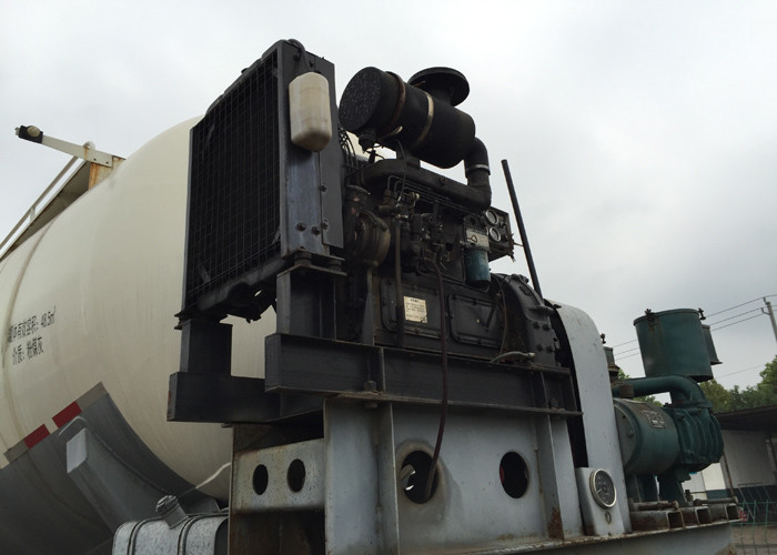 Polyurethane Painting Bulk Cement Transport Truck With #50 #90 Fifth Wheel