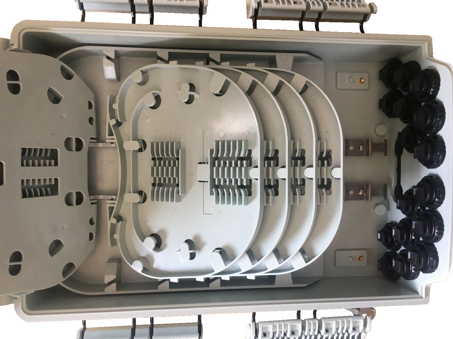 16 core fiber optic Cable Distribution Box with sc adapter and pigtail