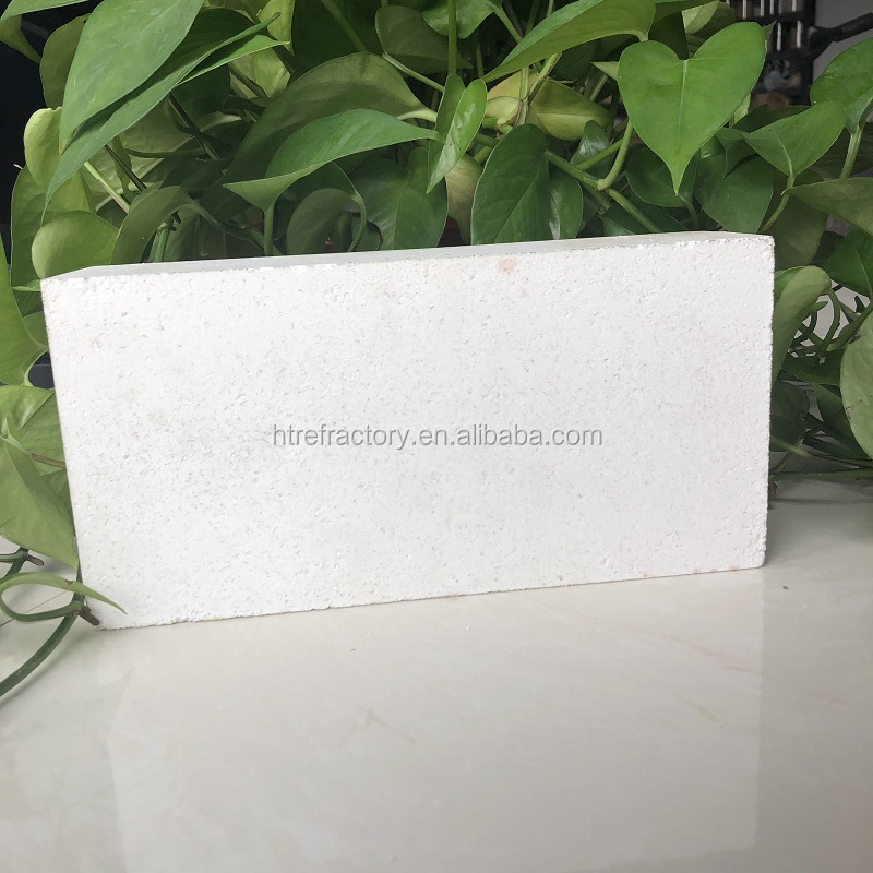 Low-Thermal Conductivity Refractory Corundum Mullite Brick for Blast Furnace Hearth
