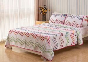 China Country Style Wave Embroidered King Size Patchwork Quilts 3pcs 100% Cotton wholesale