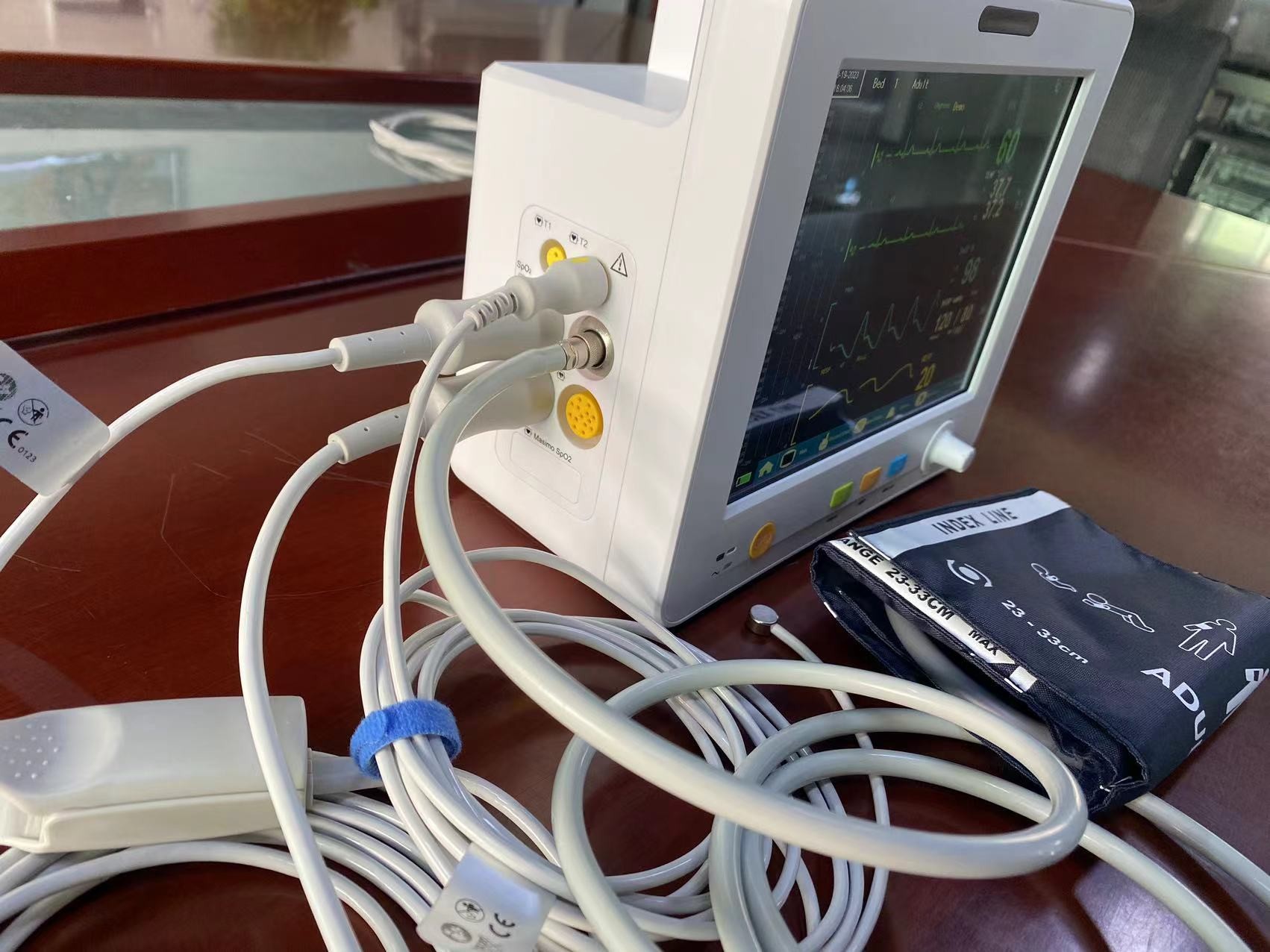 Portable 8.4 Inch Multi Parameter Patient Monitor High Accuracy For EtCO2 ECG SPO2 NIBP Temp