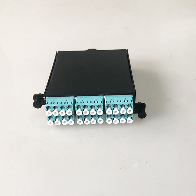 24 Cores OM3 OM4 40G LC to MPO MTP Cassettes for 1U 19Inch MPOs Terminal
