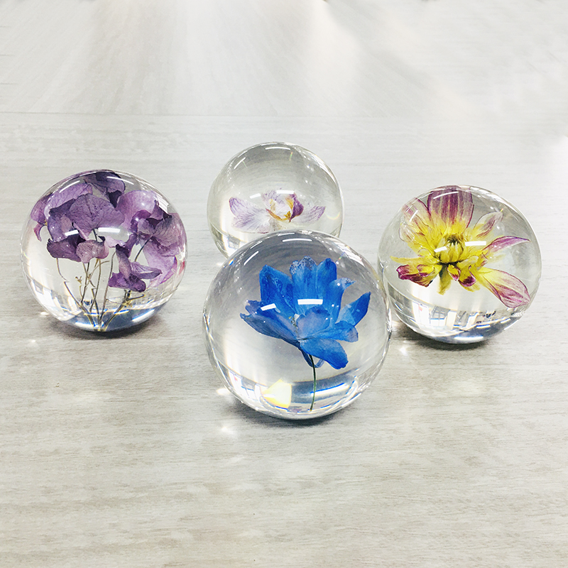 Dia80mm Dia90mm Flower Paperweight Clear Solid Epoxy Resin Sphere