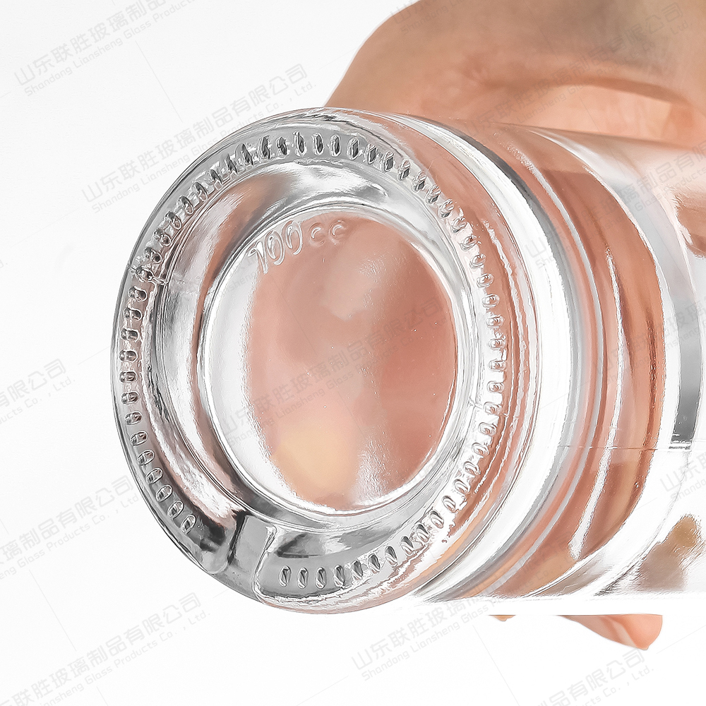 250ml OEM/ODM Acceptable Fancy Glass Bottle Vodka Tequila with Unique Aluminium Gold Cap