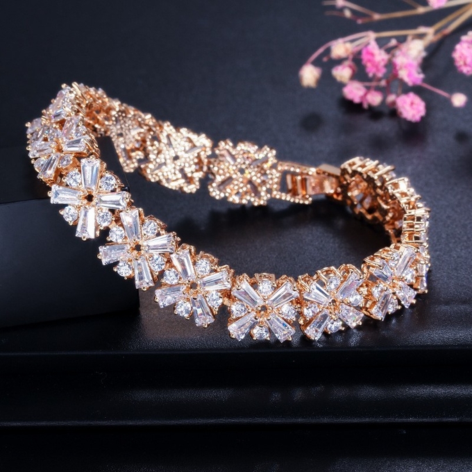 New Flower Bracelet Shining Tiny CZ Crystal Charming Bracelet Link Chain Bracelet for Women Wedding Party Jewelry