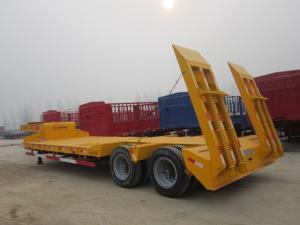 China SKD Type Low Bed Trailer Truck , Gooseneck Flatbed Lowboy Trailers For Machine Transportaion wholesale