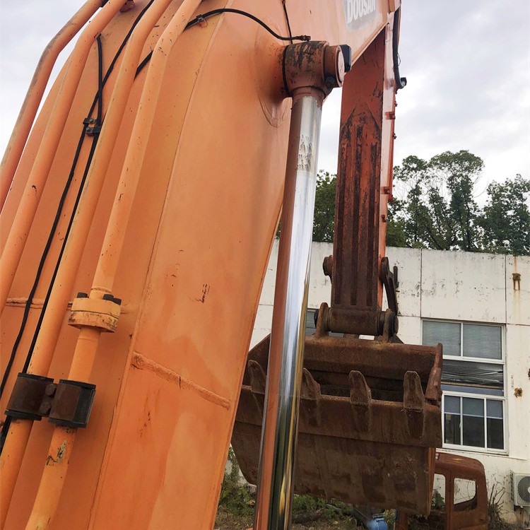 2200 Working Hours Doosan DH 420LC-7 with ORIGINAL Hydraulic Cylinder Good Condition