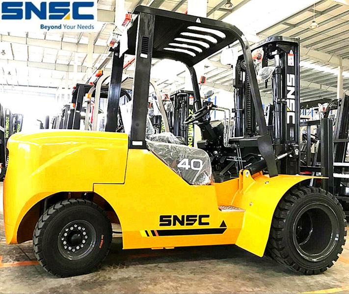 4ton Isuzu Engine Front Double Tyre Z3000mm Mast Diesel Forklift Price