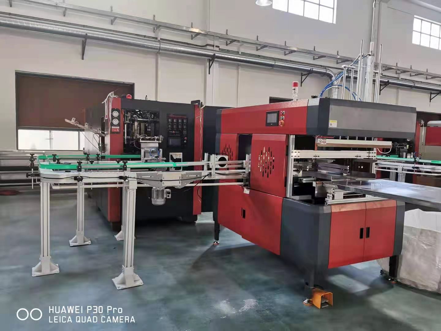 2 4 cavities blowing machine New design auto bottle blower with great price PET bottles blow molding semi automatic machines