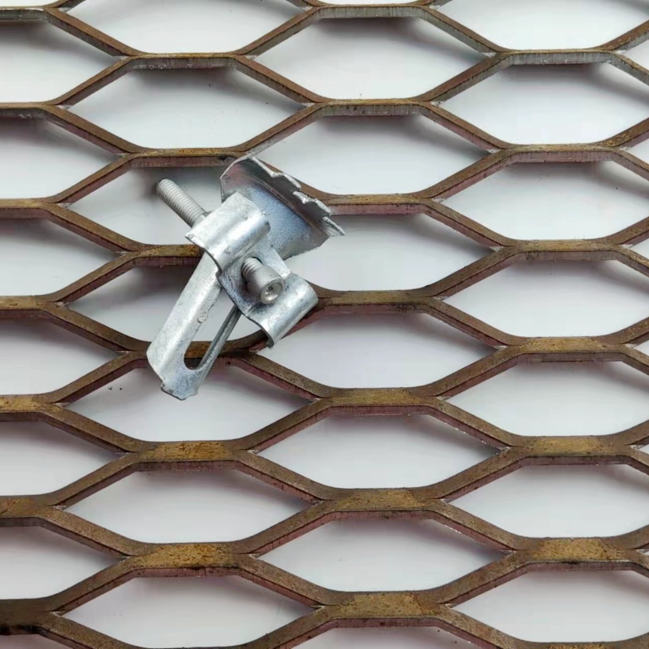 Flat Type 4mm Carbon Steel Diamond Expanded Metal Grating 4x8 Sheet