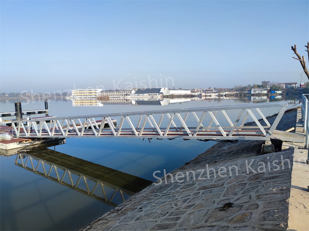 Customized Aluminum alloy 6061 Gangway With UHMW Rollers For Marina boat Floating Dock Pontoon
