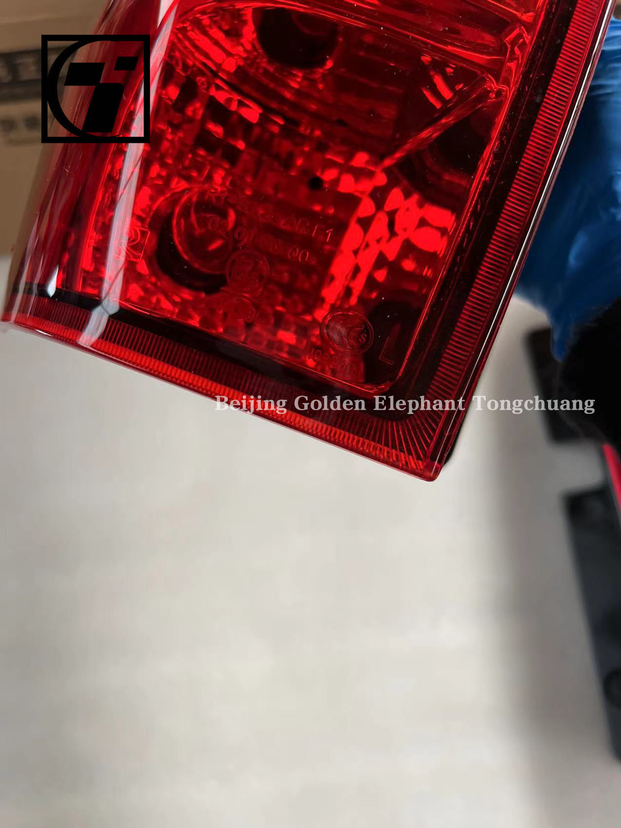 Upgrade Your Foton Gratour Minibus V3 with 12V Rear Combination Assembly C3372010010A0
