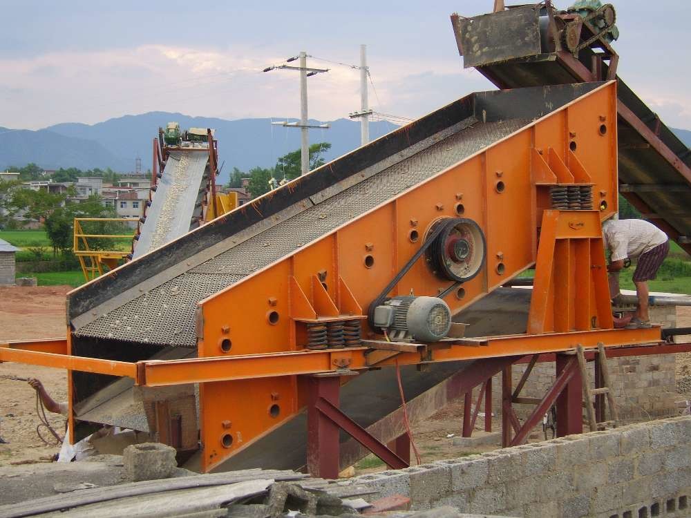 Portable Stone Crusher Vibrating Screen Double Deck Silica Sand