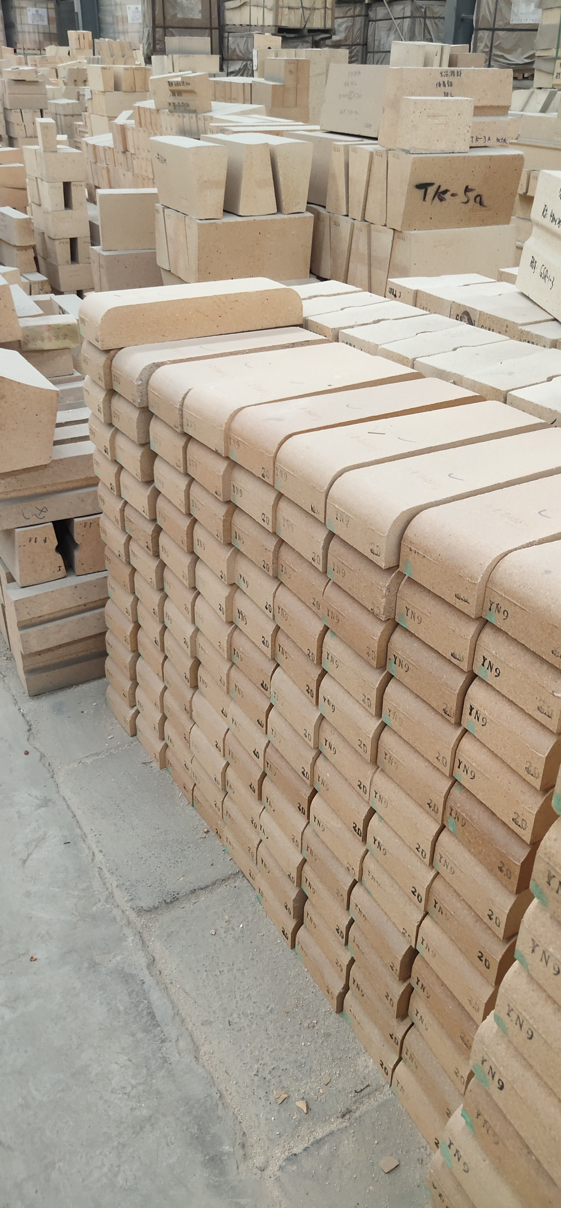 Silicon Heat Insulating Refractory Fire Bricks For Hot Blast Furnace