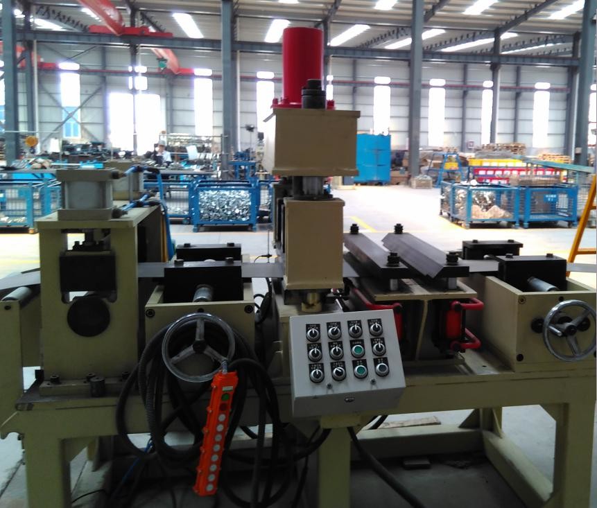 Automatic Steel Roller Forming Machine , Car Cross Beam Cold Roll Forming Machine