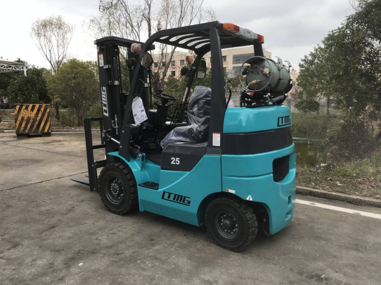 EPA Approval Engine Gasoline Forklift Truck , 2.5 Ton Lpg Forklift BLUE