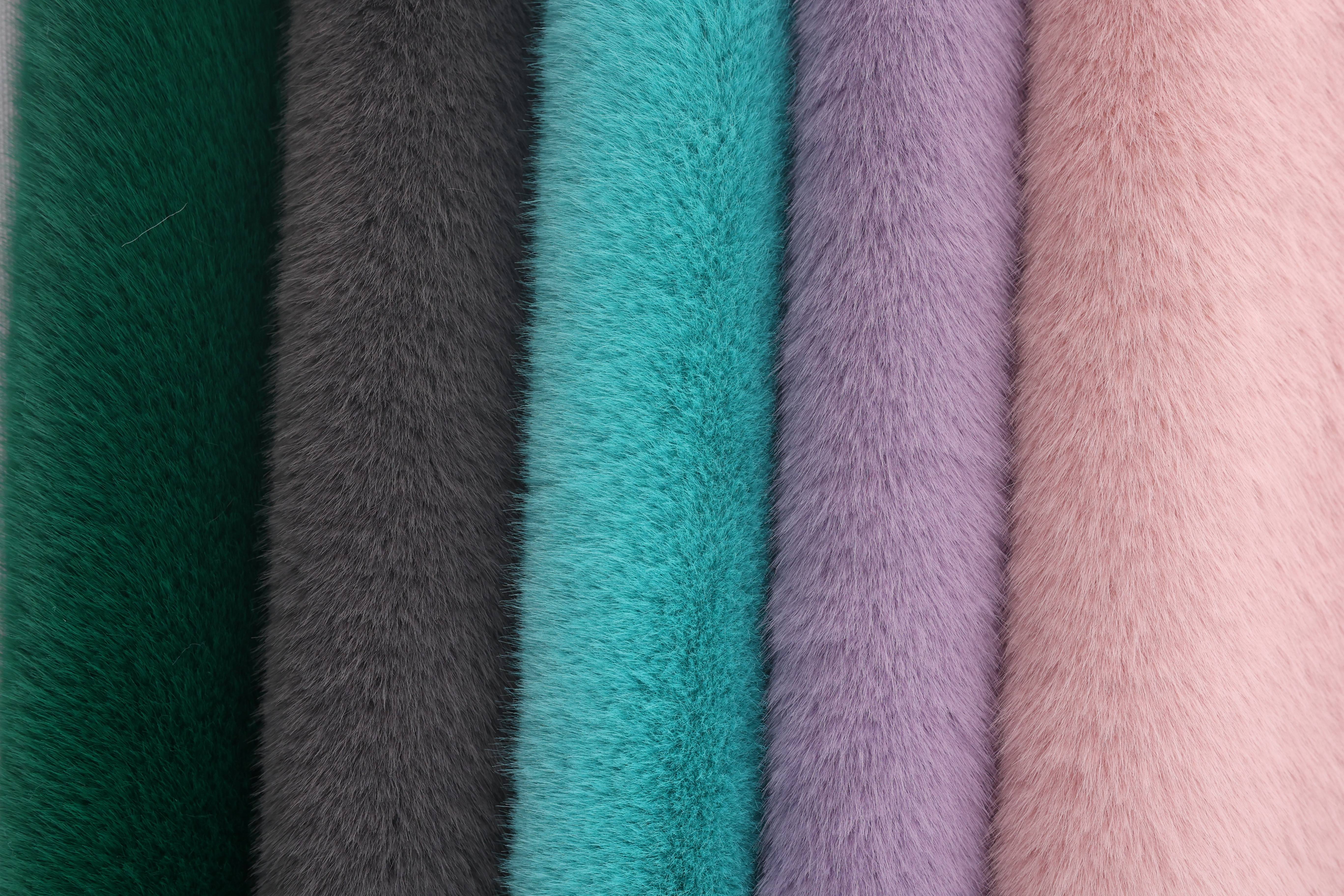 Eco-friendly 100% Polyester Fabric 20mm Plush Thick Faux Fur Lifelike Little Mink Fabric for Clothing Women's Clothing Bag Shoes