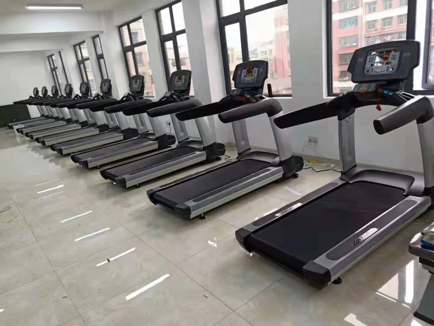 3.0HP Motorised Electric Treadmill Workout Equipment Commercial 0.5-20km/H